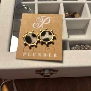 Plunder Cheetah print earrings